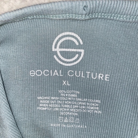 Ribbed Green Crop top NWOT - Picture 3 of 3